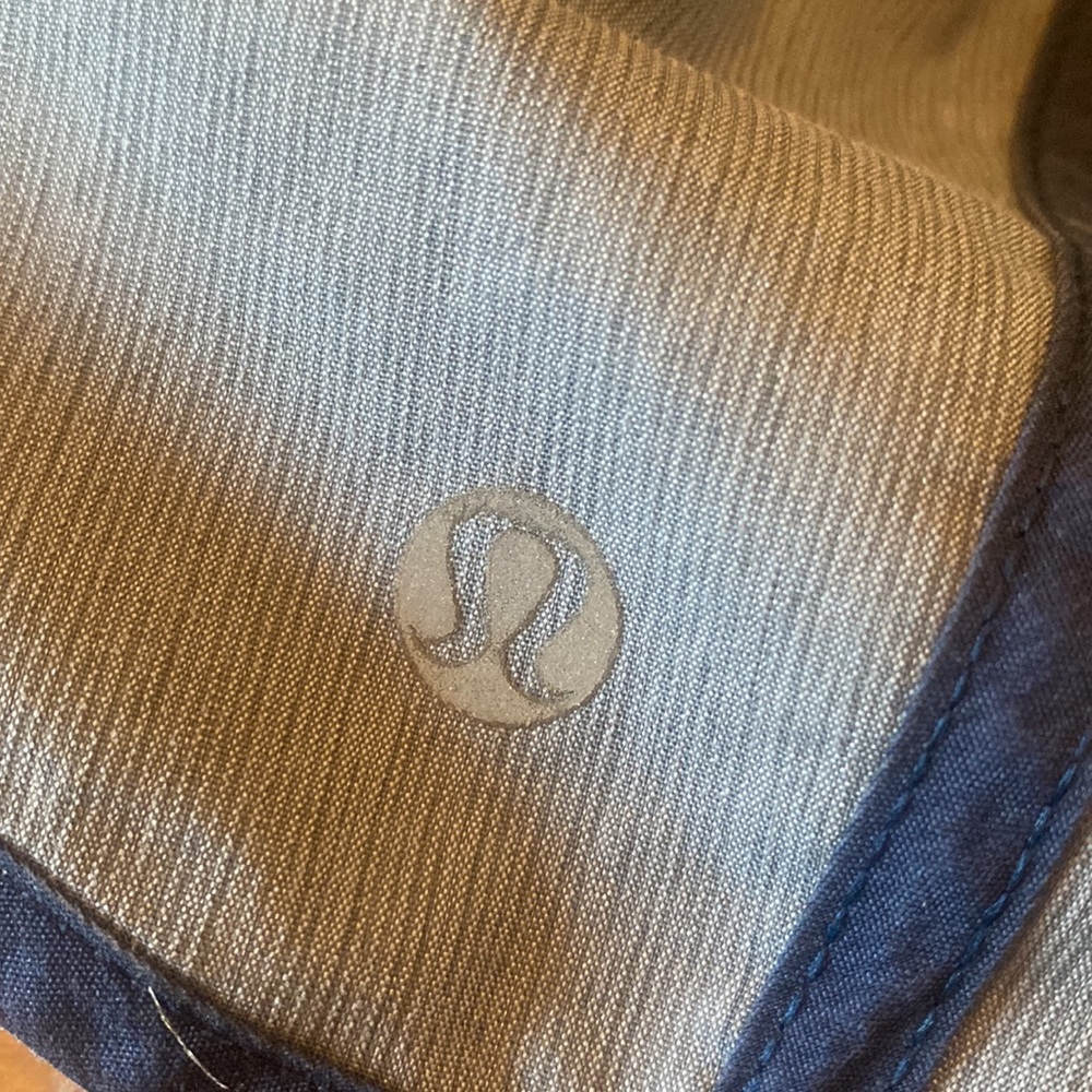 Lululemon shorts - Picture 3 of 4